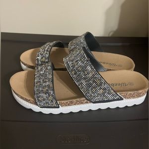 Ladies low sandals